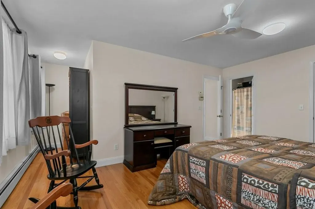 42 Pequot Lane Middletown RI 02842