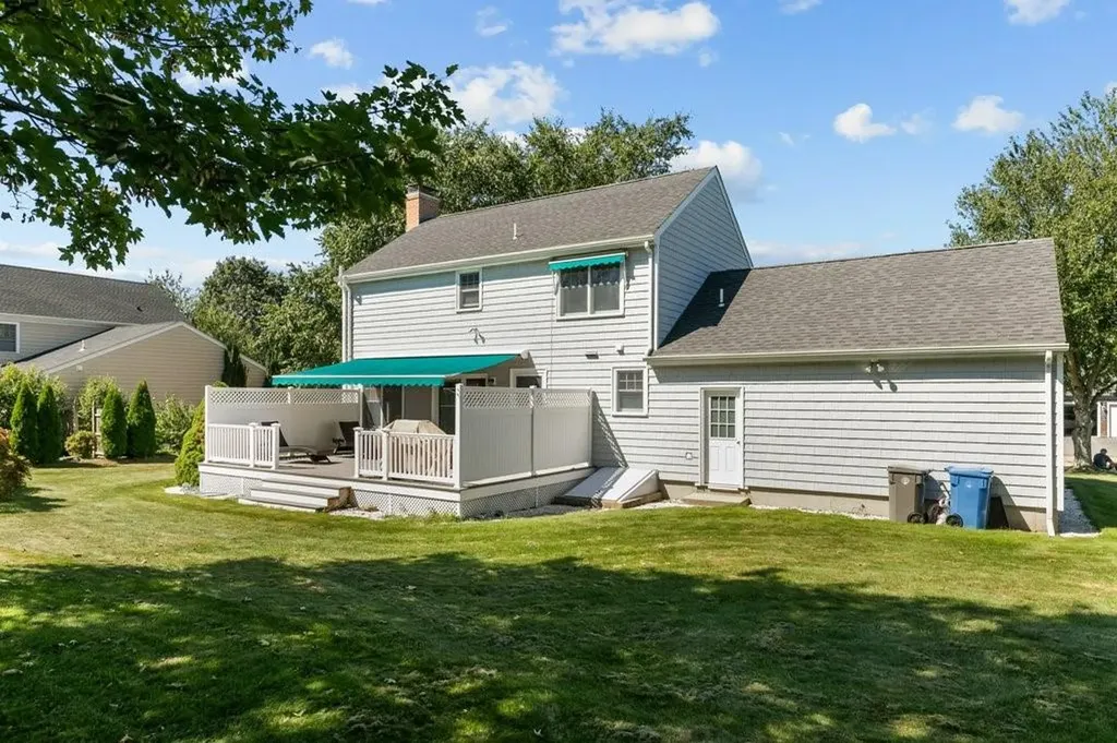 42 Pequot Lane Middletown RI 02842