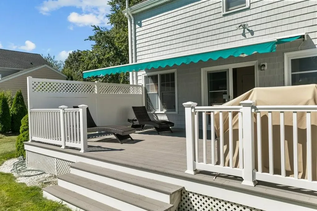 42 Pequot Lane Middletown RI 02842