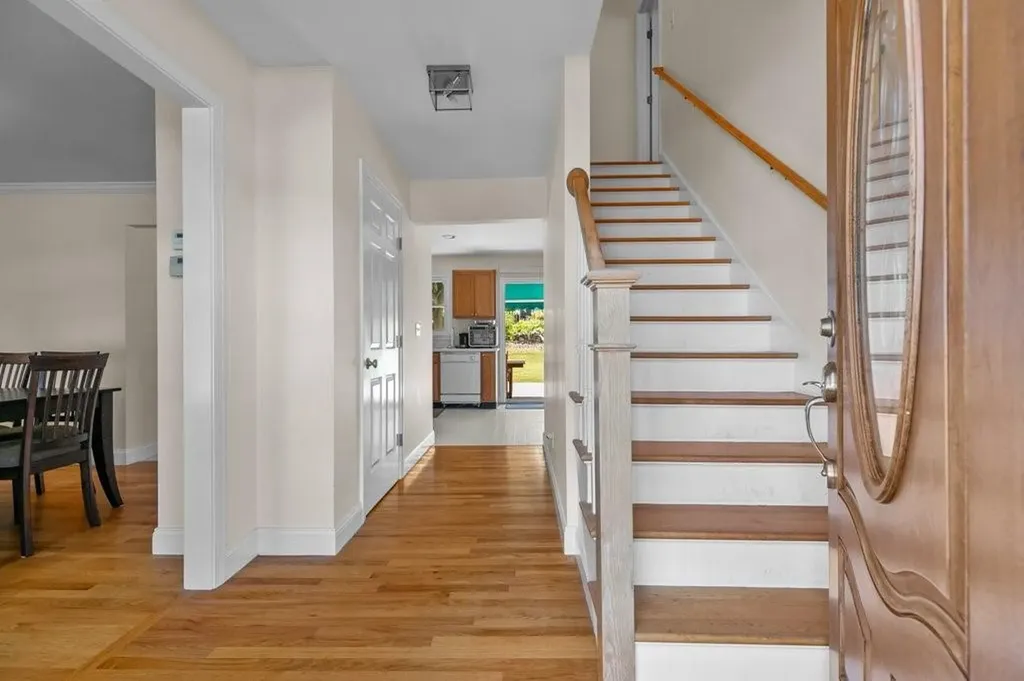42 Pequot Lane Middletown RI 02842