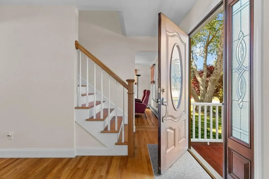 42 Pequot Lane Middletown RI 02842
