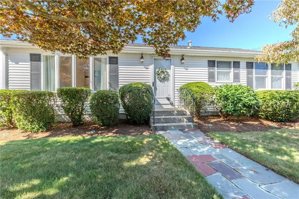 29 Zachariah Place Warwick RI 02889