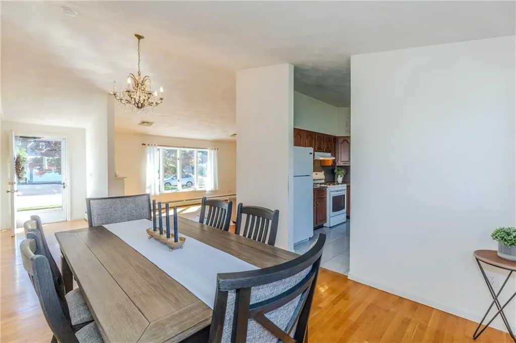 29 Zachariah Place Warwick RI 02889