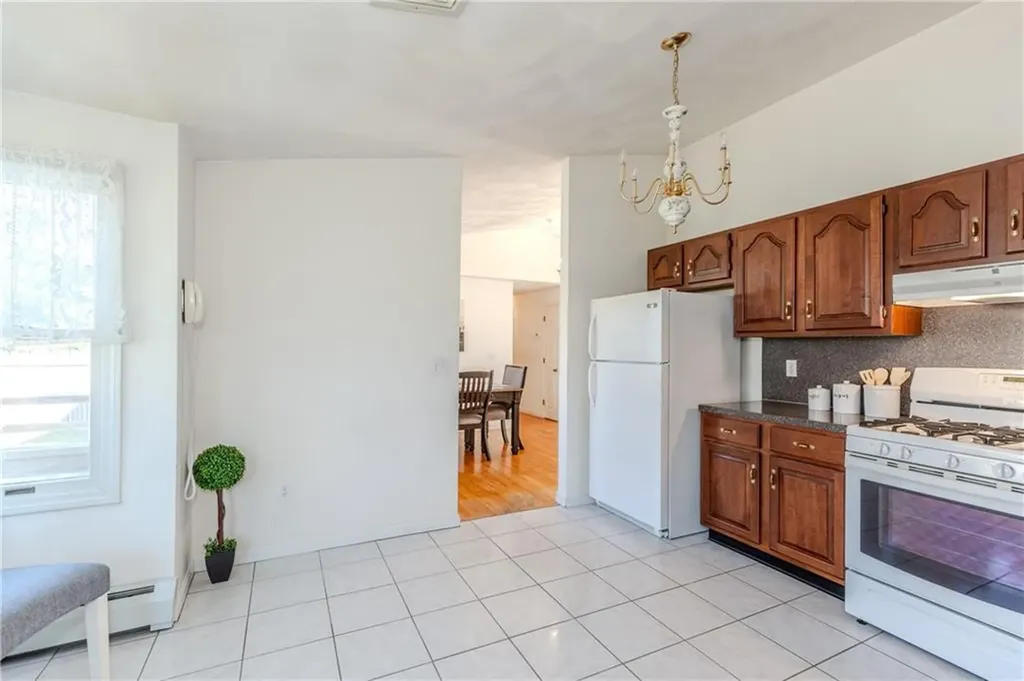 29 Zachariah Place Warwick RI 02889