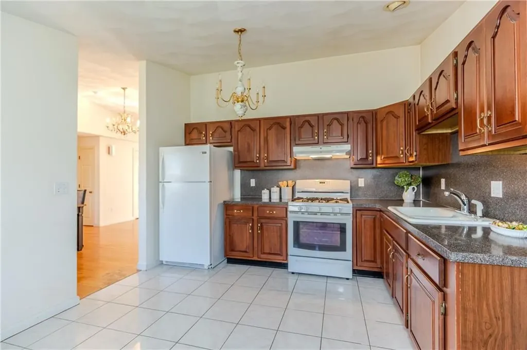 29 Zachariah Place Warwick RI 02889