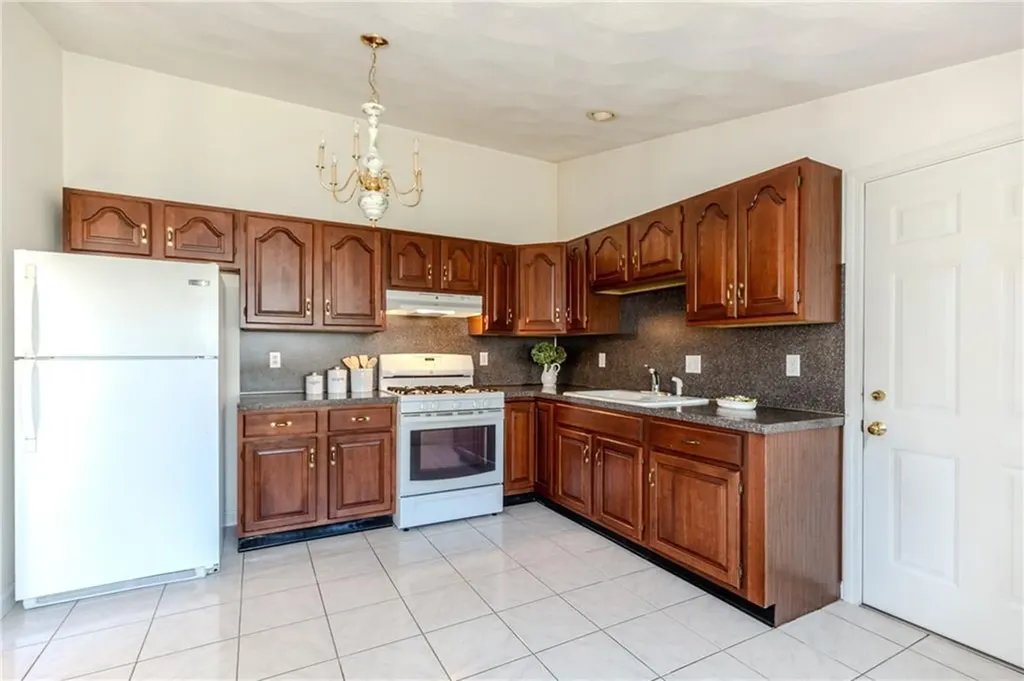 29 Zachariah Place Warwick RI 02889
