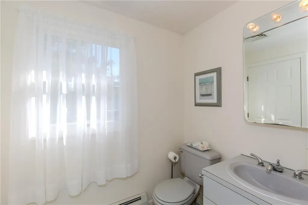 29 Zachariah Place Warwick RI 02889