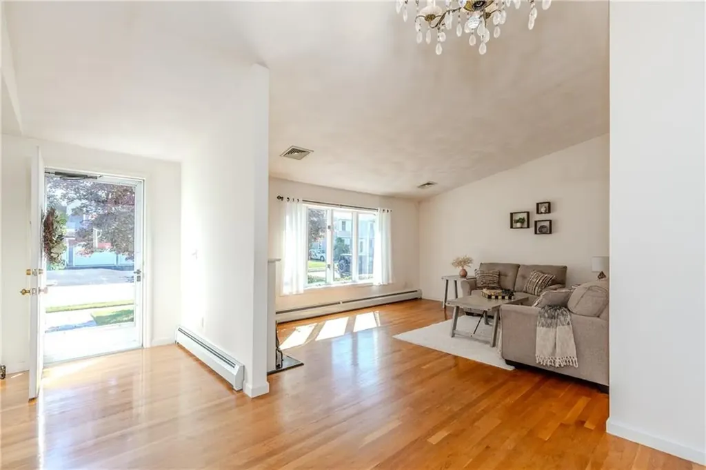 29 Zachariah Place Warwick RI 02889