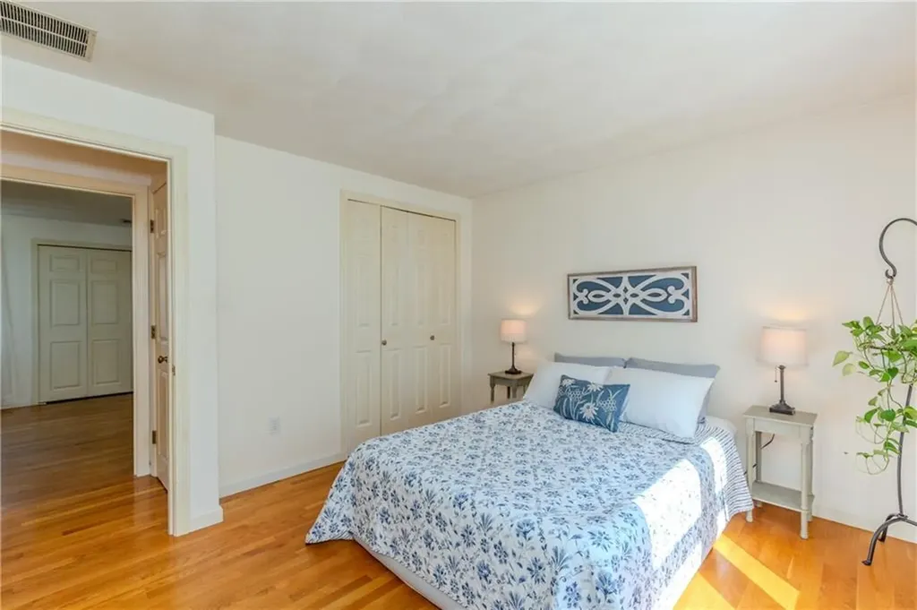 29 Zachariah Place Warwick RI 02889