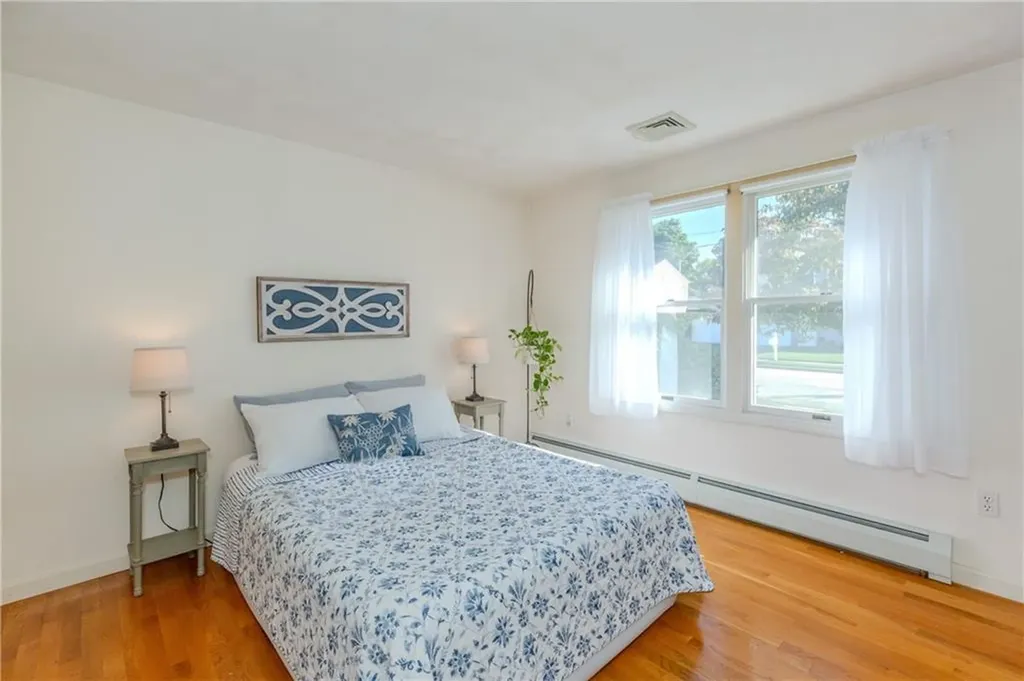 29 Zachariah Place Warwick RI 02889