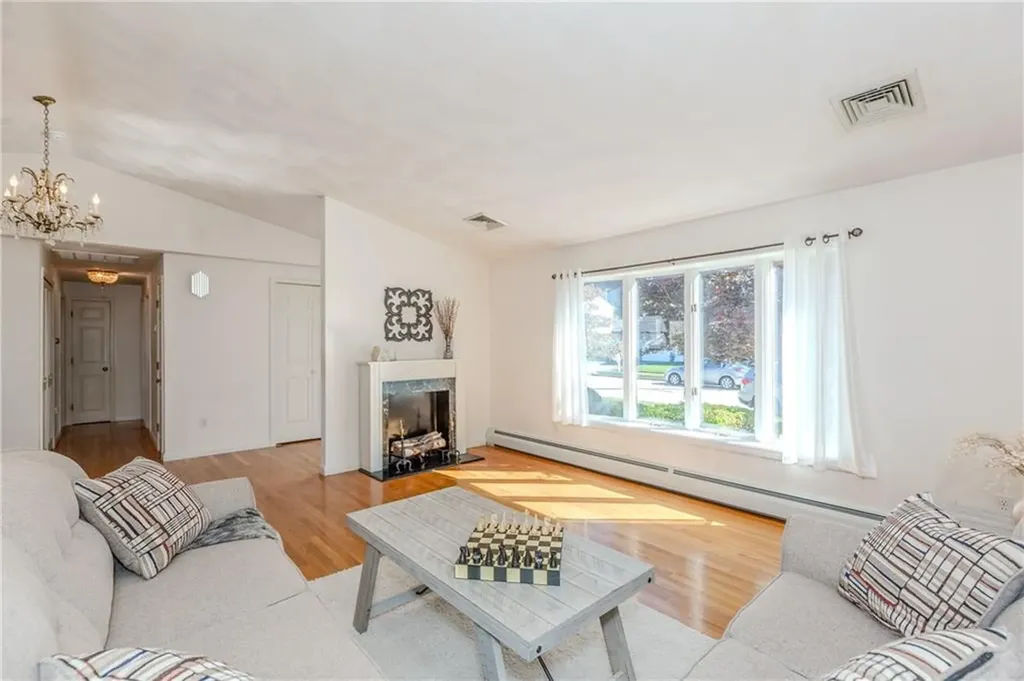 29 Zachariah Place Warwick RI 02889