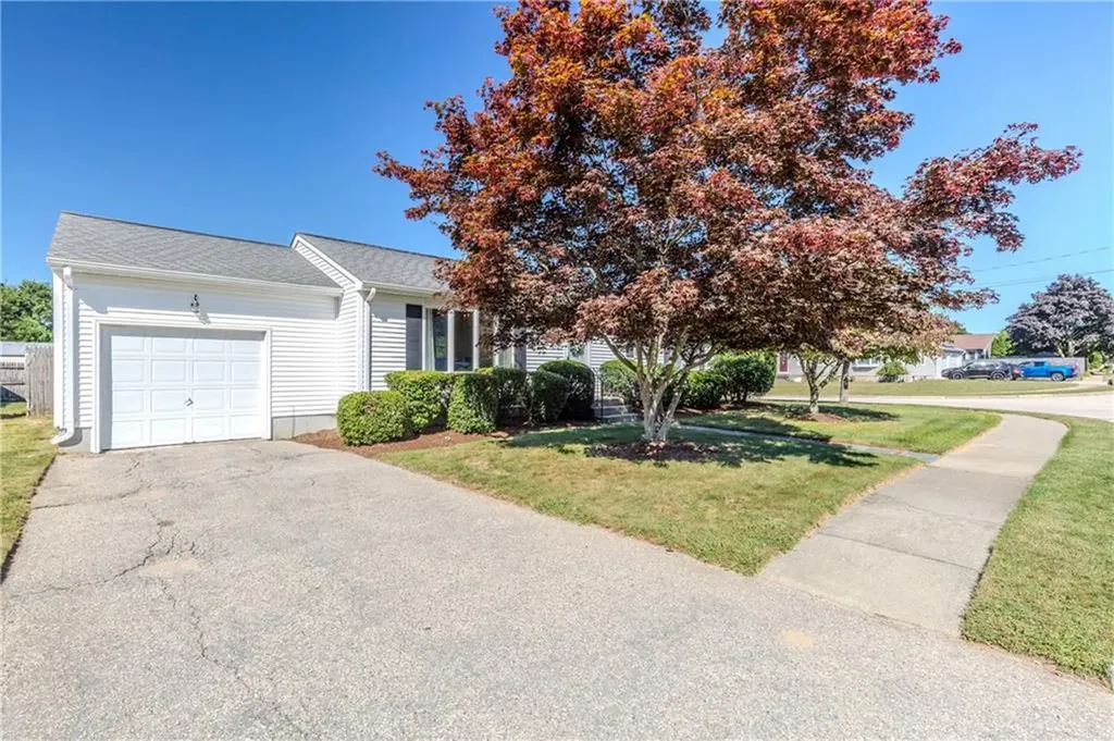 29 Zachariah Place Warwick RI 02889