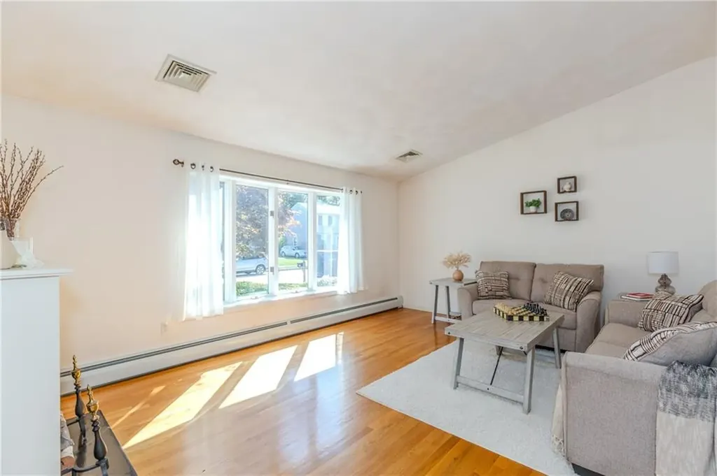 29 Zachariah Place Warwick RI 02889