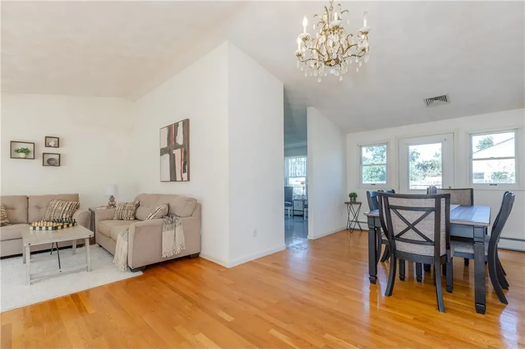 29 Zachariah Place Warwick RI 02889