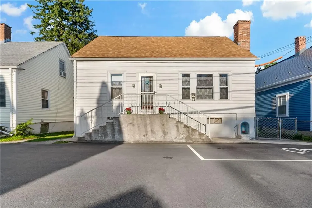 32 Pearse Avenue Bristol RI 02809