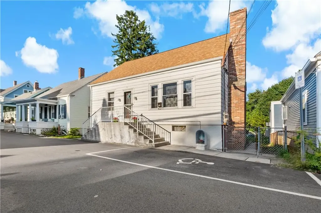 32 Pearse Avenue Bristol RI 02809