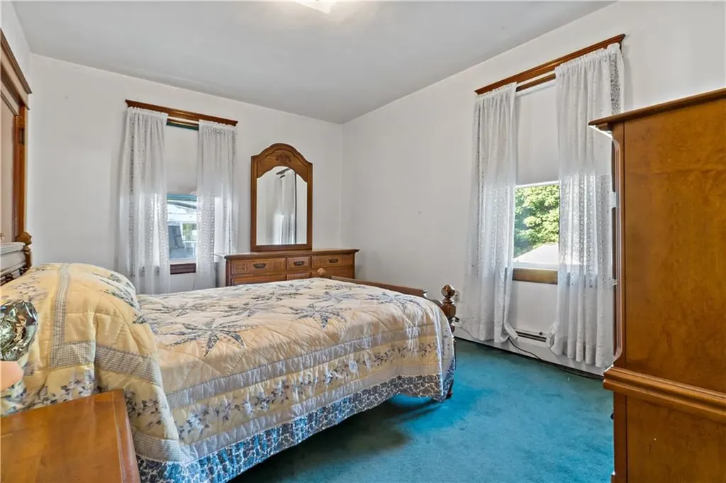 32 Pearse Avenue Bristol RI 02809