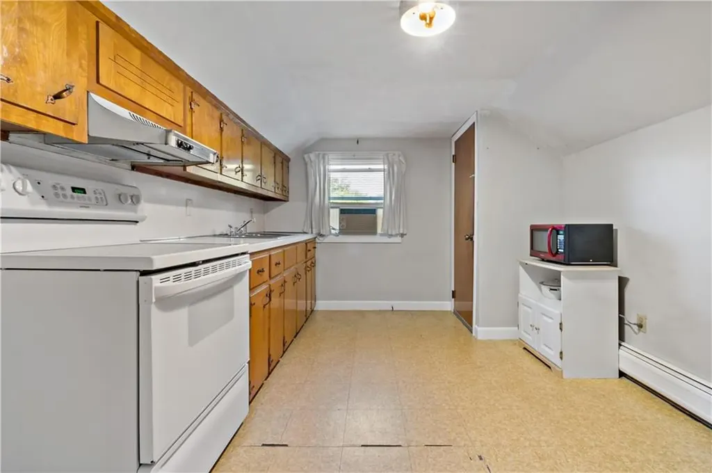 32 Pearse Avenue Bristol RI 02809