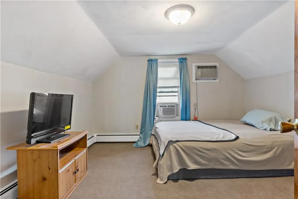 32 Pearse Avenue Bristol RI 02809