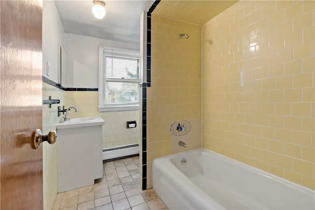 32 Pearse Avenue Bristol RI 02809