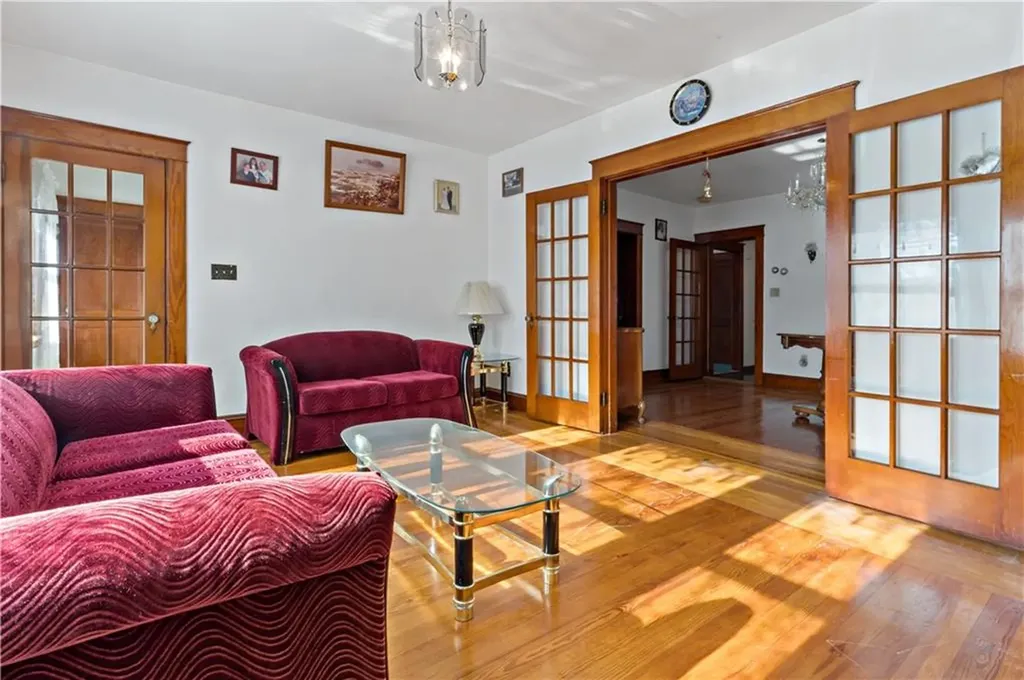 32 Pearse Avenue Bristol RI 02809