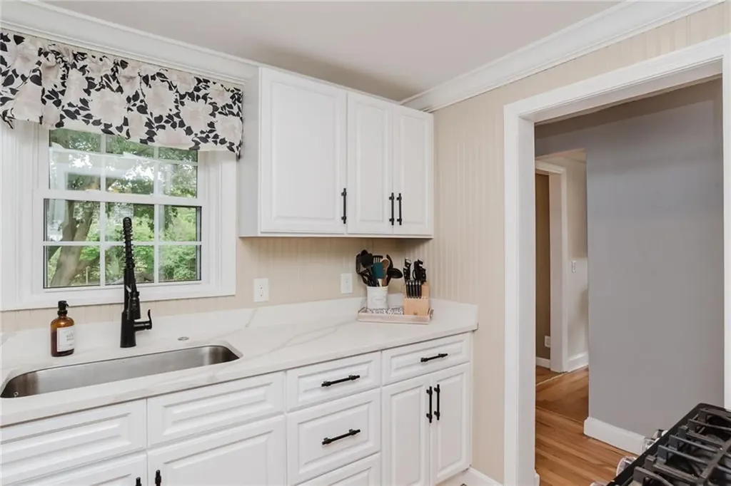 97 Pilgrim Drive Warwick RI 02888