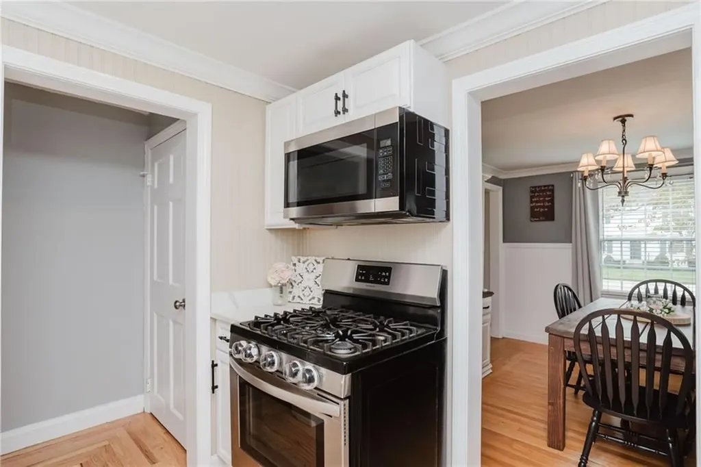 97 Pilgrim Drive Warwick RI 02888