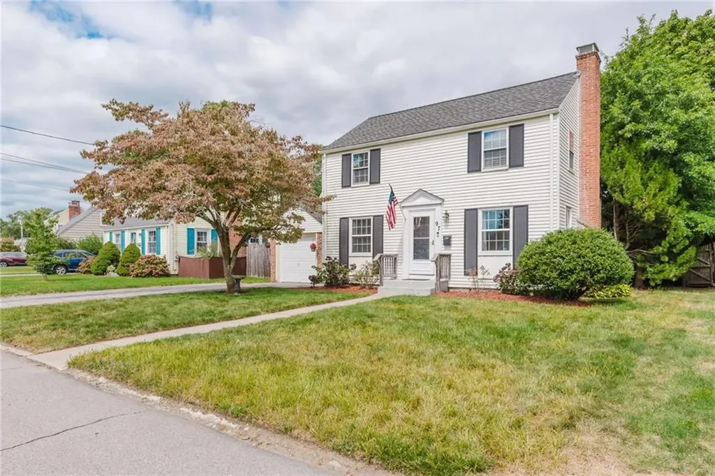 97 Pilgrim Drive Warwick RI 02888