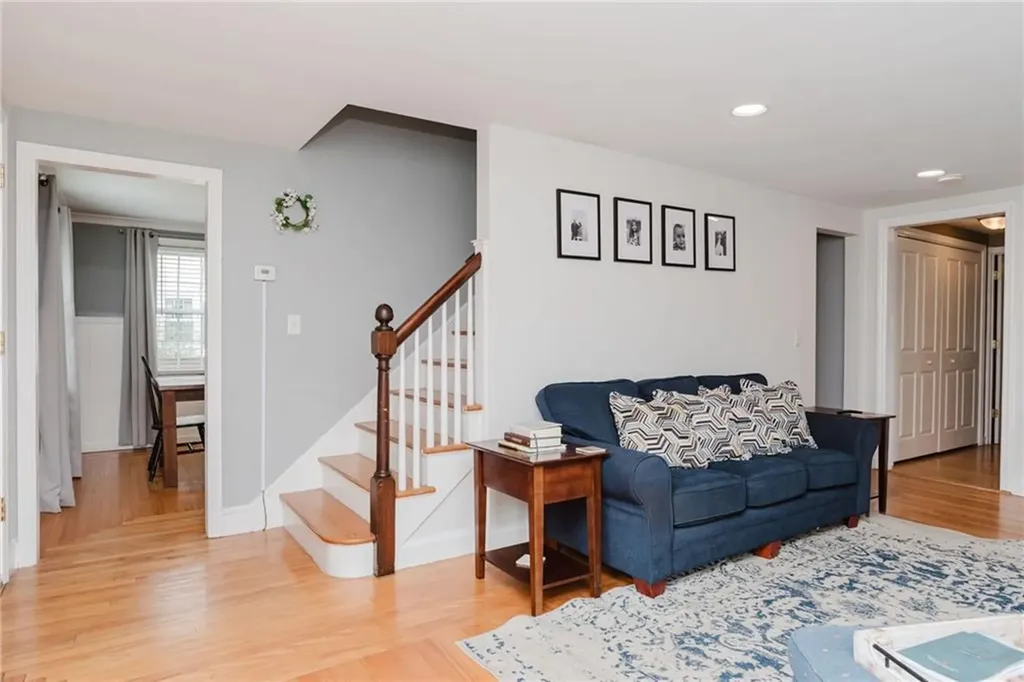 97 Pilgrim Drive Warwick RI 02888
