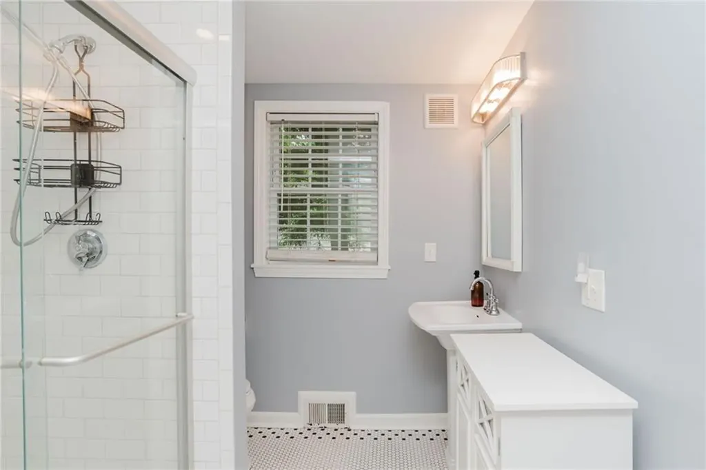 97 Pilgrim Drive Warwick RI 02888