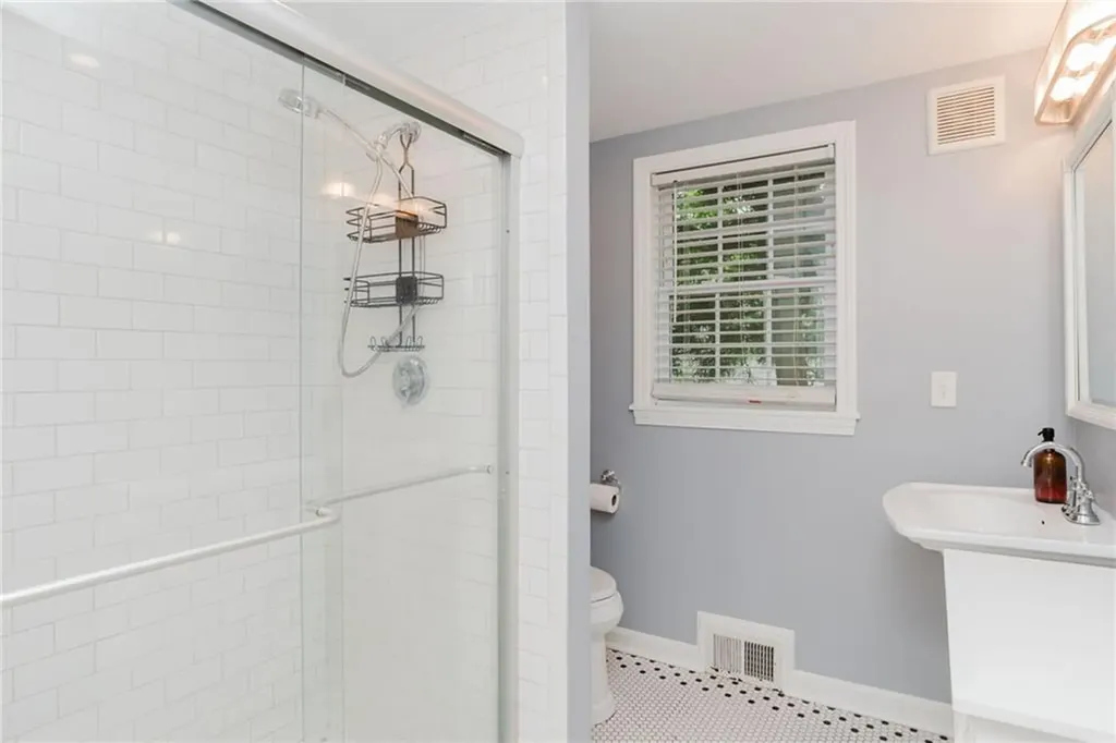97 Pilgrim Drive Warwick RI 02888