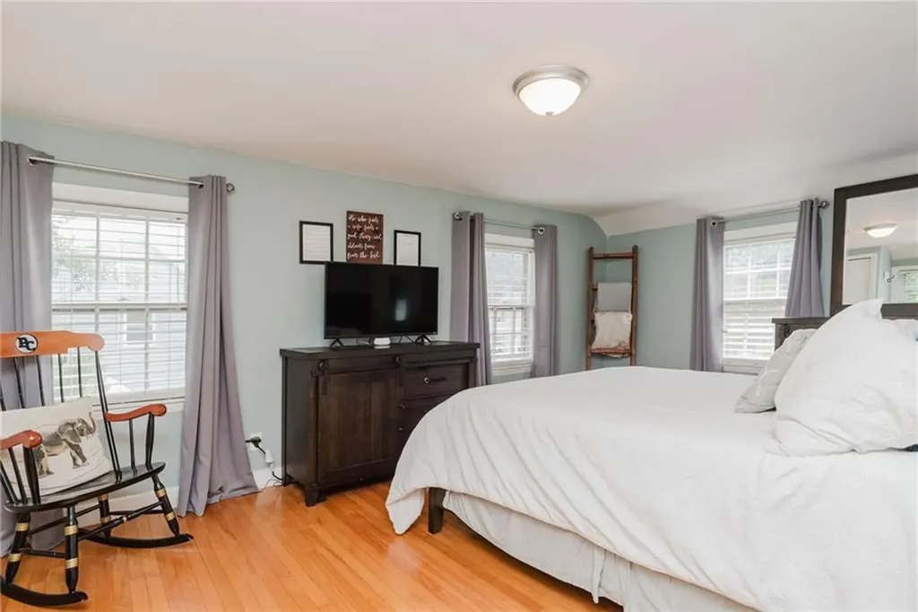 97 Pilgrim Drive Warwick RI 02888