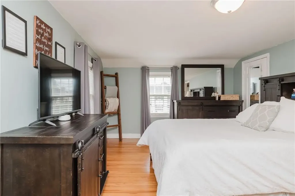97 Pilgrim Drive Warwick RI 02888