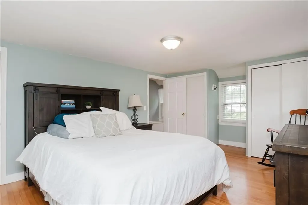 97 Pilgrim Drive Warwick RI 02888