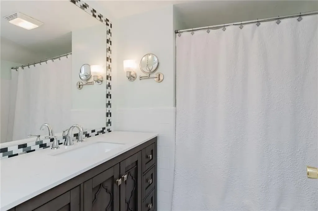 97 Pilgrim Drive Warwick RI 02888