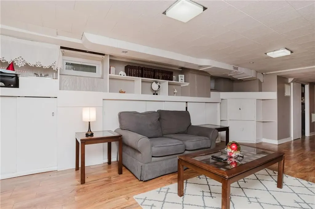 97 Pilgrim Drive Warwick RI 02888