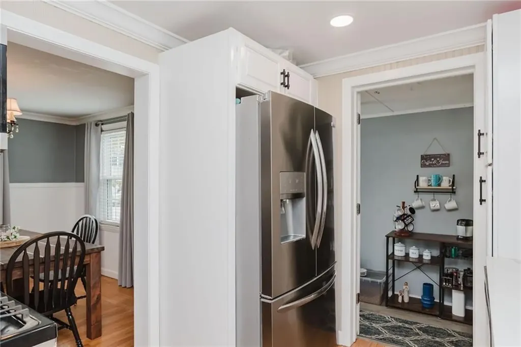 97 Pilgrim Drive Warwick RI 02888