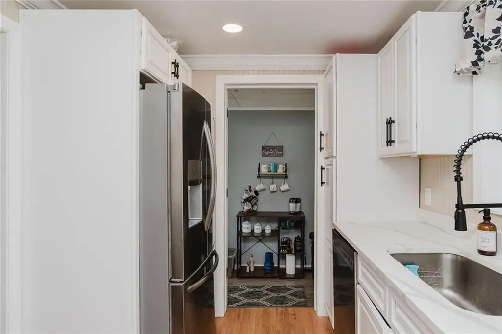 97 Pilgrim Drive Warwick RI 02888