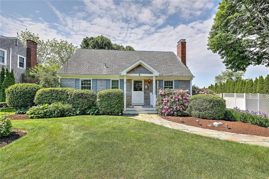 6 Hollywood Avenue Narragansett RI 02882