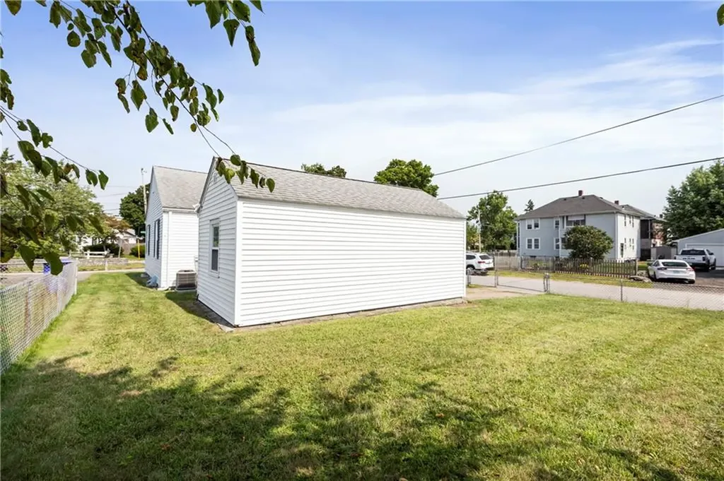 253 Baxter Street Pawtucket RI 02861