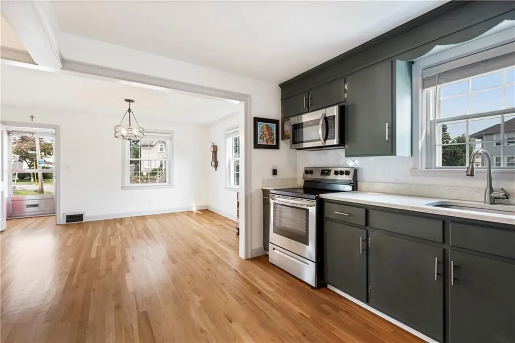 253 Baxter Street Pawtucket RI 02861