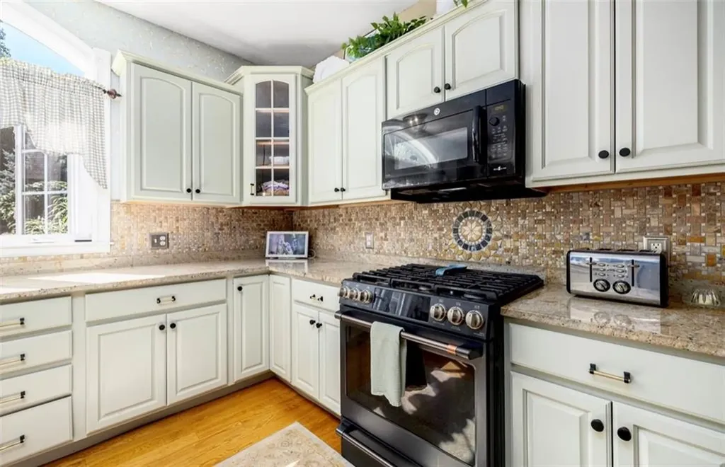 8 Mason Drive Cumberland RI 02864