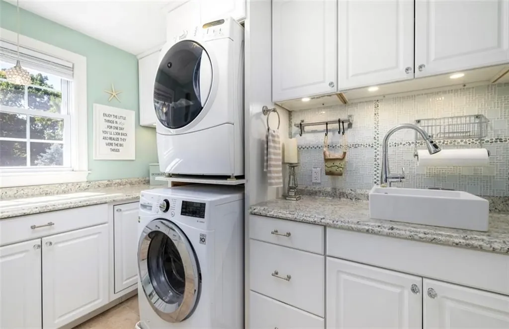 8 Mason Drive Cumberland RI 02864