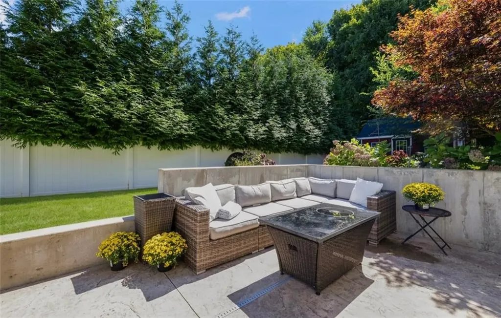 8 Mason Drive Cumberland RI 02864