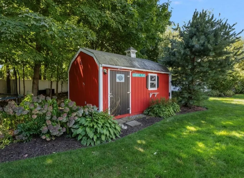 8 Mason Drive Cumberland RI 02864