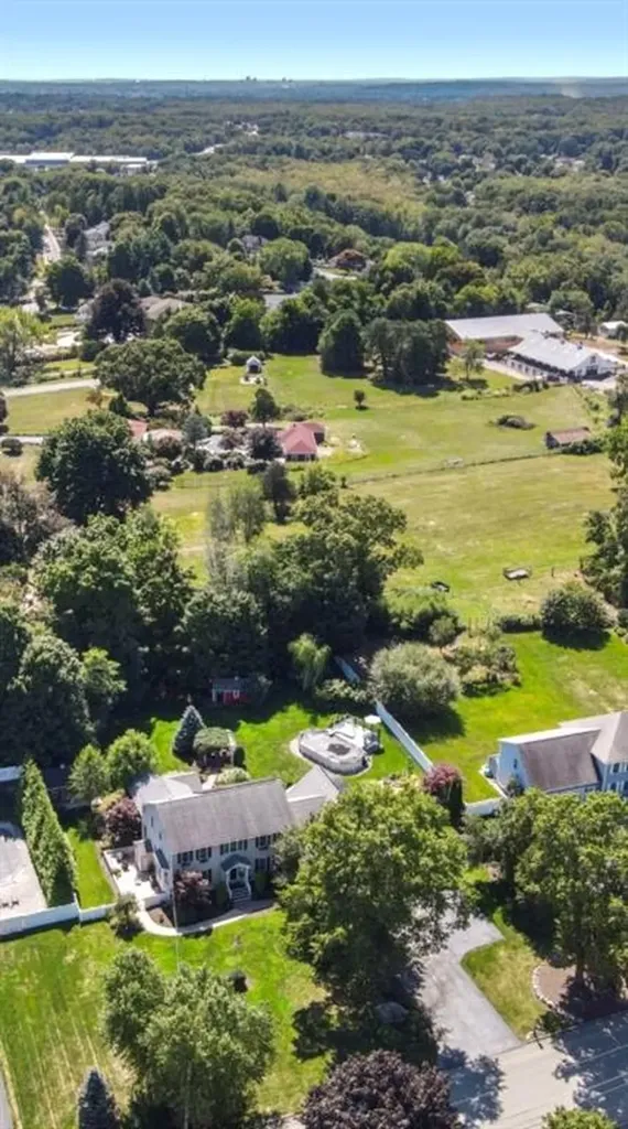 8 Mason Drive Cumberland RI 02864