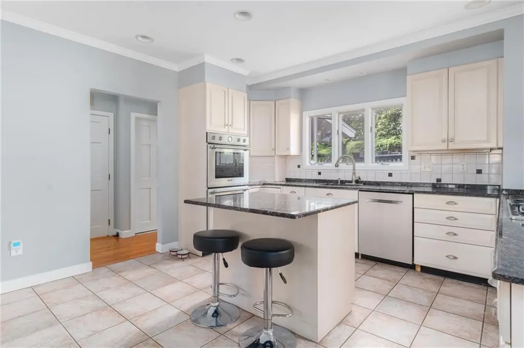 70 Wingate Road Providence RI 02906