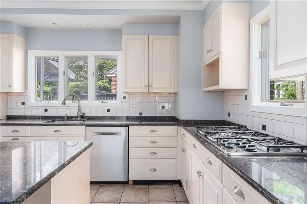 70 Wingate Road Providence RI 02906