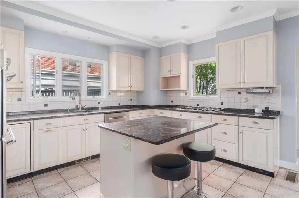 70 Wingate Road Providence RI 02906