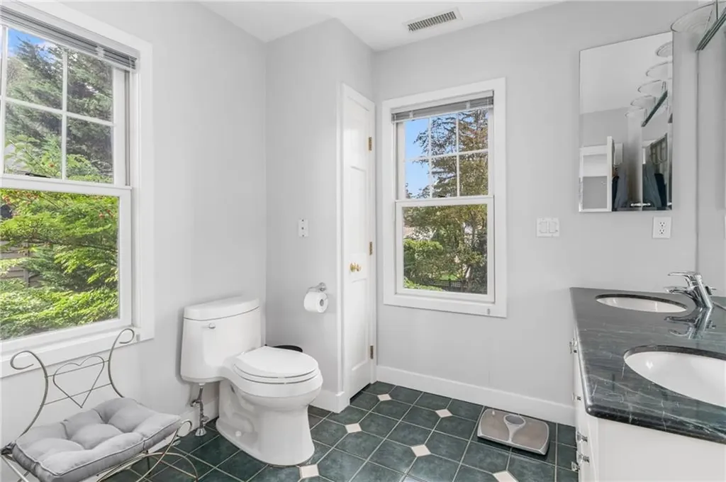 70 Wingate Road Providence RI 02906